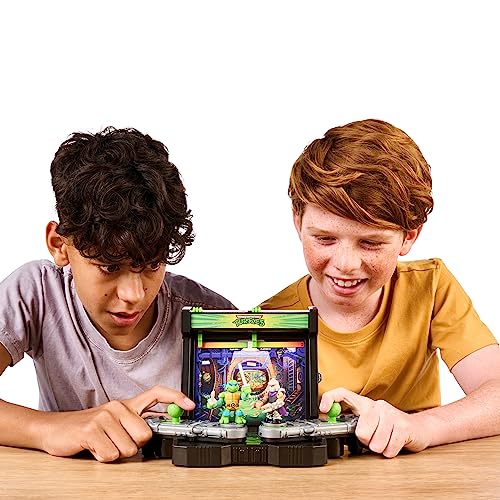Teenage Mutant Ninja Turtles Battle Arena with 35+ Battle Sound Effects and 2 Exclusive Battling Mini Warriors Q1709