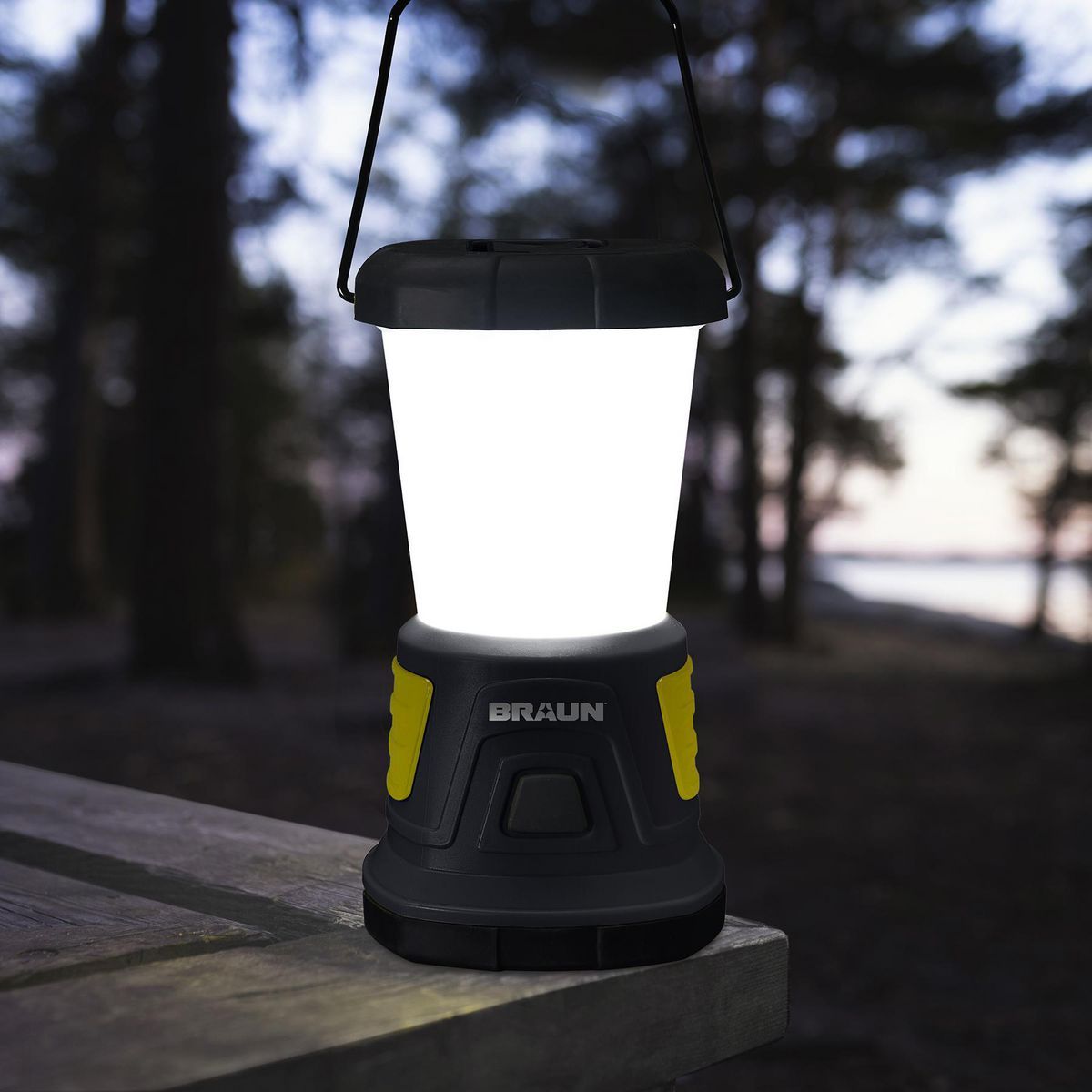 2000 Lumen Portable Lantern R8023
