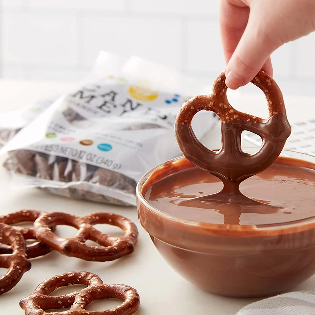12 oz Light Cocoa Candy Melts, 6-Count F43137