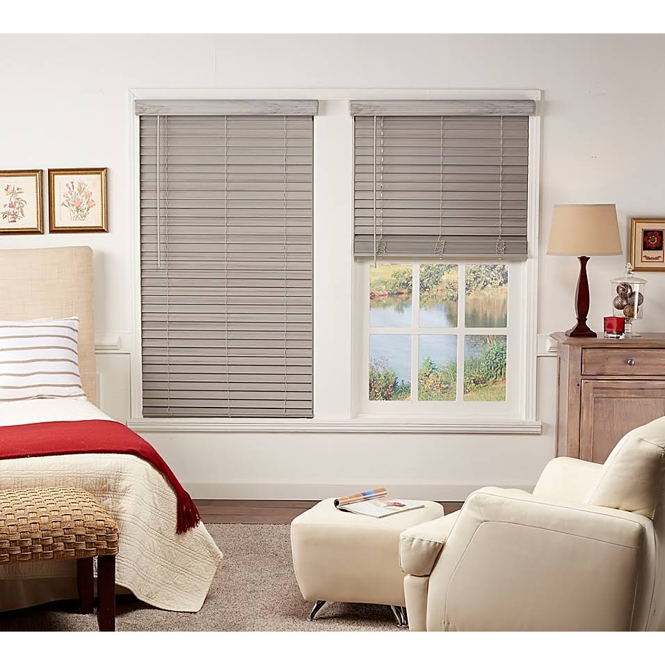 Cordless Faux Wood Blind in Grey R752576