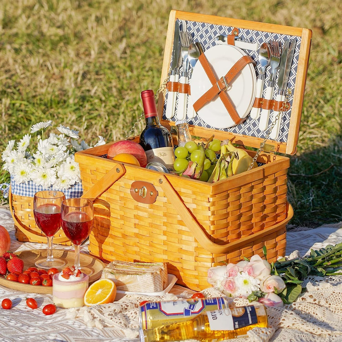 Picnic Basket Set for 4 Person Woodchip Basket with Handles Z22772