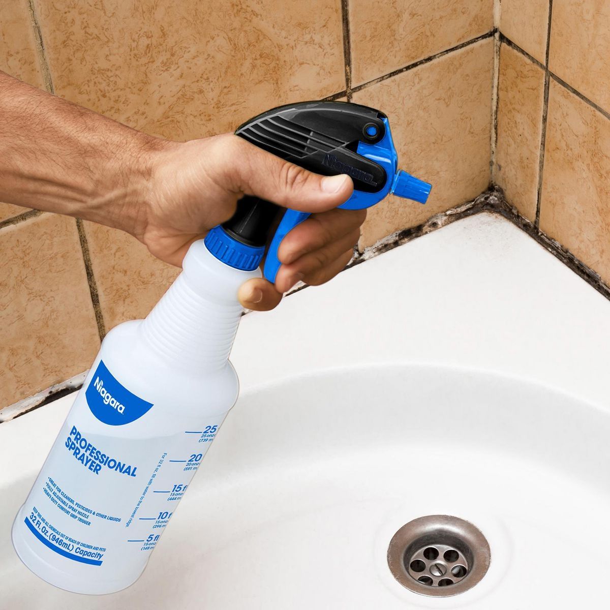 32 oz. Spray Bottles 2-Pack M698