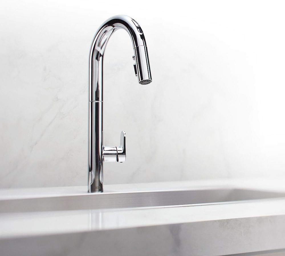 Single-Handle Pull Down Kitchen Faucet in Stainless Steel Z11812