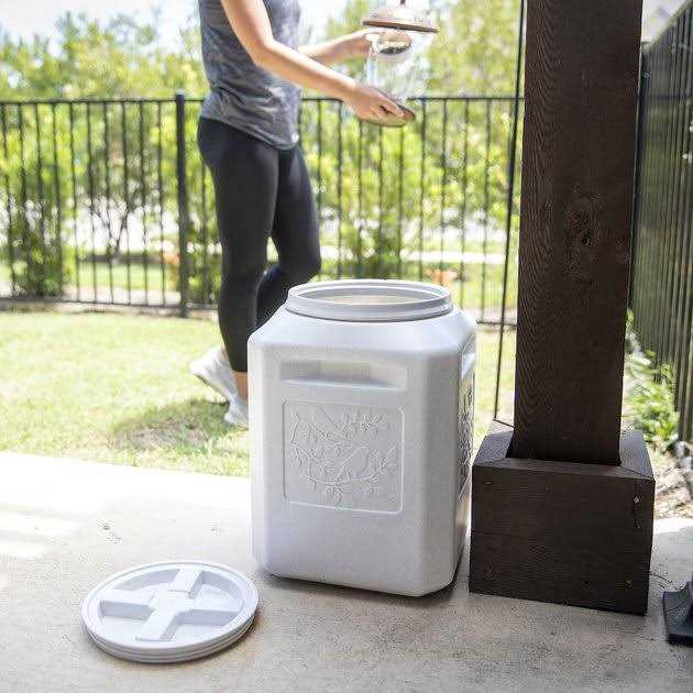 Bird Seed Storage Container O65601