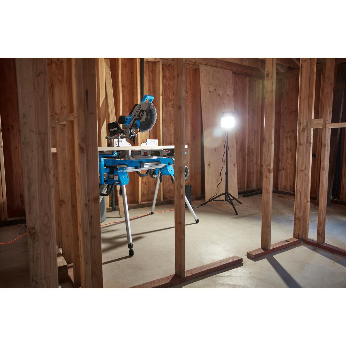 Adjustable Work Light Tripod V724