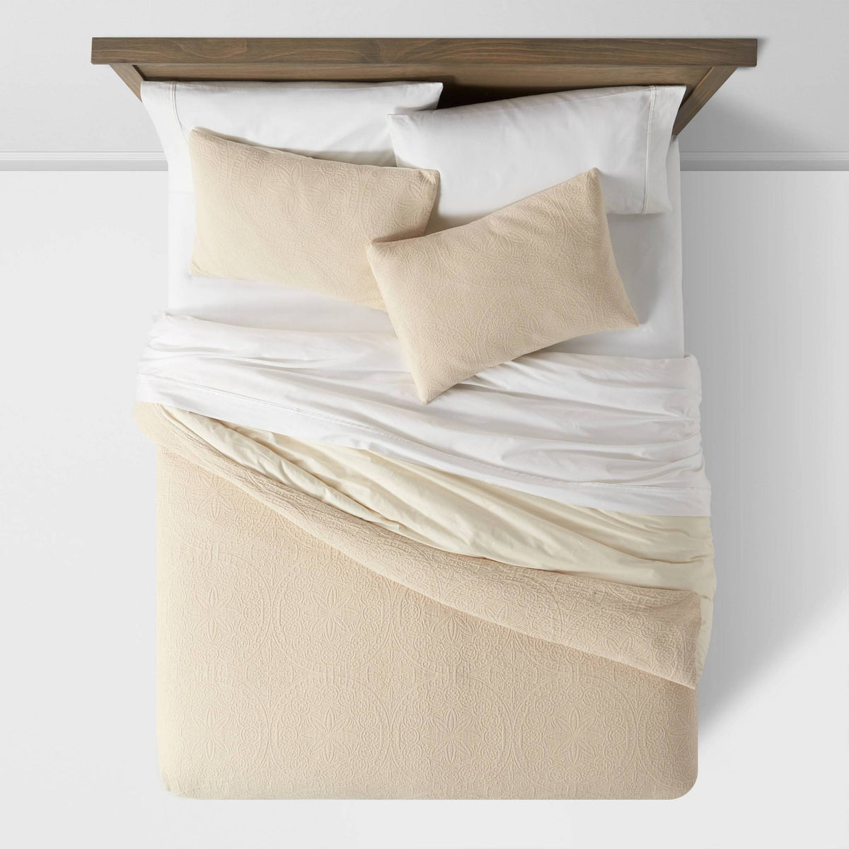 Natural Matelasse Medallion Duvet Cover & Sham Set V156990